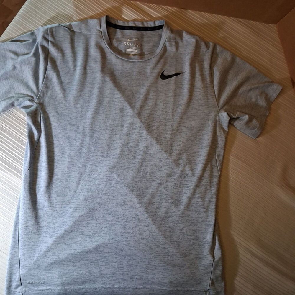 Nike Men's Dri-FIT Training Tee Gray Short Sleeve Athletic Gym Shirt